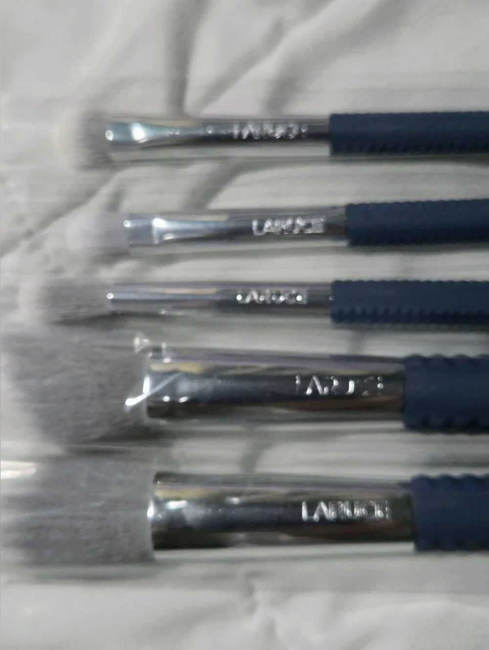 NWT LaRuce Beauty The Christine 5-Piece Makeup Brush Set & Grey Holder Case
